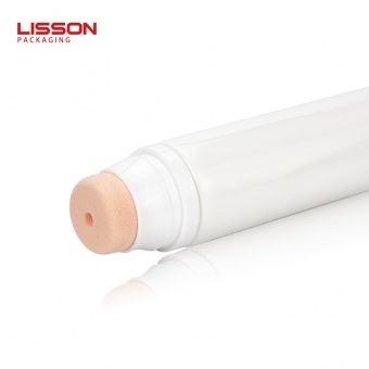 Tubo plástico do aperto do aplicador liso da esponja 50ml personalizado