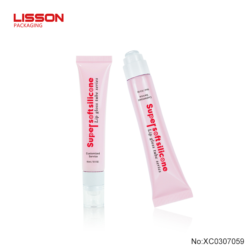 lip gloss tube with silicone applicator