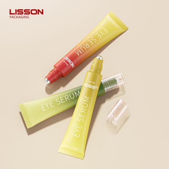 Tubo de sérum para olhos personalizado com aplicador roll-on de aço.